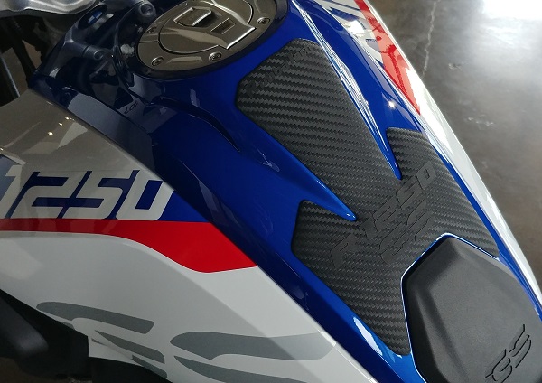 AT-Carbon-LC-R1250GS-1.jpg